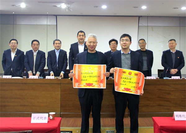 先进党支部合影.jpg