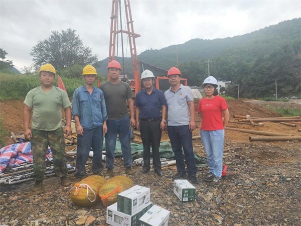 8月12日，黟县中交路建池黄铁路利源中桥工程补勘项目工地.jpg